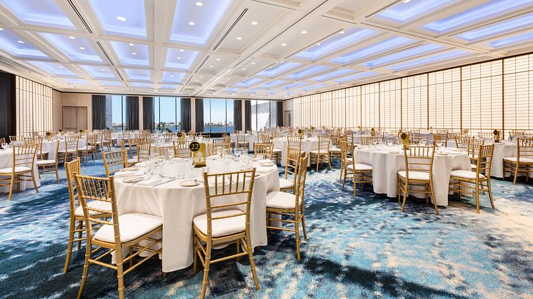 Boasting full-length windows, high ceilings and pillarless space, the Grand River Ballroom can accommodate up to 600 guests.