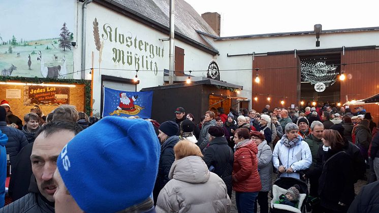 Für ein starkes Bärenherz: Klostergut Mößlitz richtet Weihnachten im Stall aus