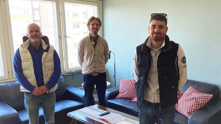 Rickard Loblom, enhetschef Skyddsvärnet samt Emir och Sandro från Ett Hem Att Trivas i.