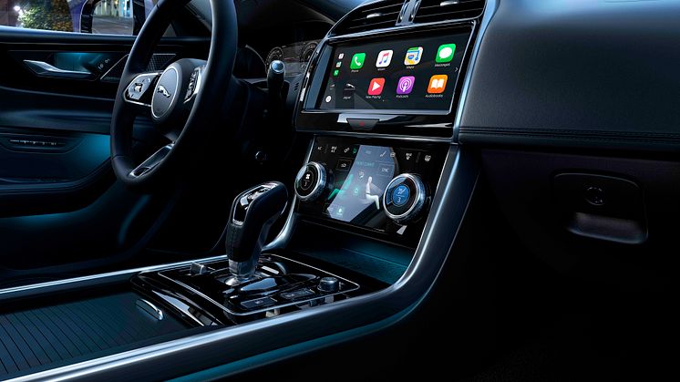 jaguar XE Interior1