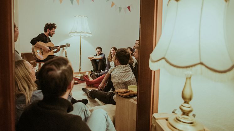 MUSIC CREATES WATER – Das Wohnzimmer wird zur Bühne für sauberes Trinkwasser