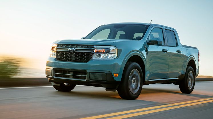 Ford-Maverick_Hybrid_XLT_03