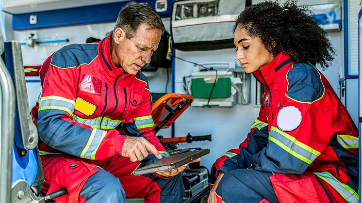 Getac_ZX10G2_Scenario_241121_Public Safety_Ambulance.jpg