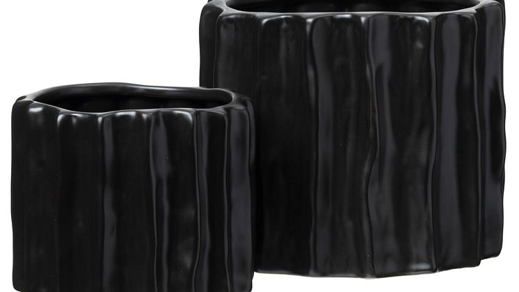 NYHET! Pot Ellie 15 cm Black Stoneware 4,99 EUR. Pot Ellie 20 cm Black Stoneware 9,99 EUR.jpg