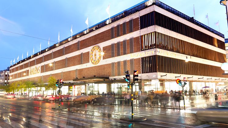 Premiär för nya modeaccessoarplanet på  Åhléns City Stockholm