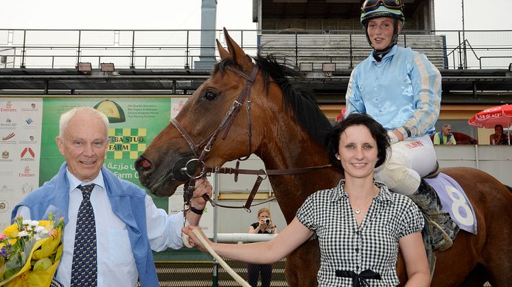 Arkivbild: Ägare Torbjörn Nobel i vinnarcirkeln på Jägersro Galopp tillsammans med hästen Intiango. Intiango är mamma till söndagens vinnare Philiango. Foto: Stefan Olsson/Svensk Galopp