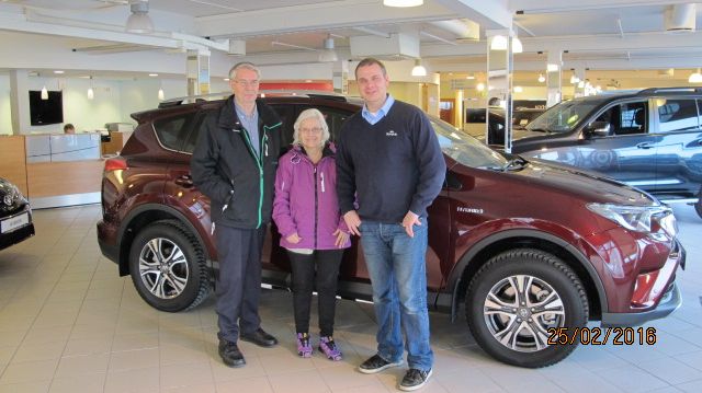 Jarle og kona er helt RAV4 frelst!