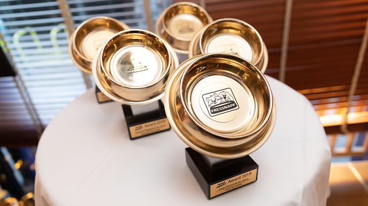 Der goldene Fressnapf wird in den Kategorien "Tierschutzengagement des Jahres", "Tierische Helden" und "junge Tierfreunde" verliehen.