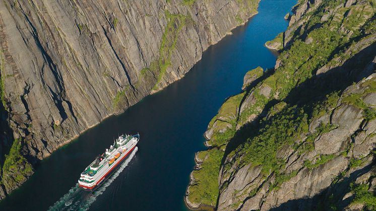 MS_Nordkapp_Trollfjorden_Norway_15262_Photo_Trym_Ivar_Bergsmo_Hurtigruten