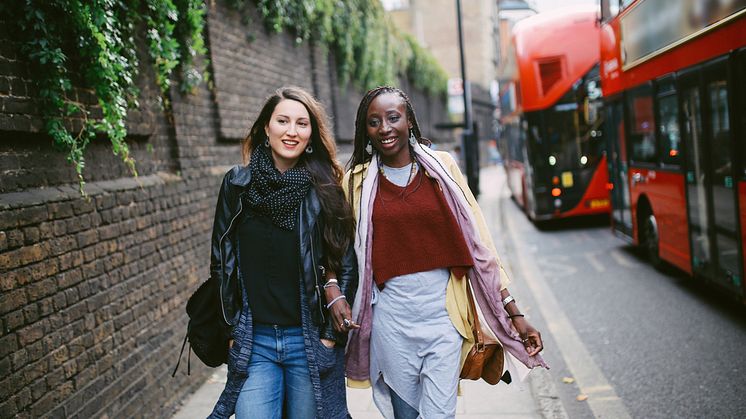 DEST_UK_ENGLAND_LONDON_SHOREDITCH_PEOPLE_WOMEN_FRIENDS_WALKING_STREET_BUS_GettyImages-871819666 copy_Universal_Within usage period_99106.jpg