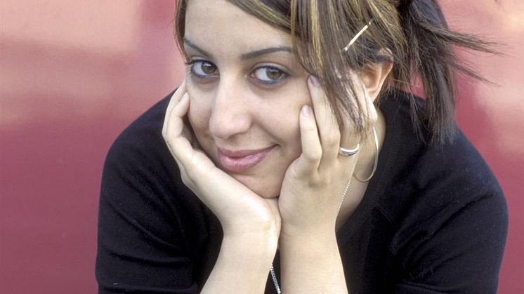 Stadsbiblioteket: Fransk-algeriska författaren Faïza Guène på Sverigebesök!