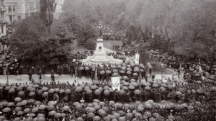 Ett tidigt Göteborgsfotografi, ingår i boken Göteborg 400 och utställningen Inzoomat. 