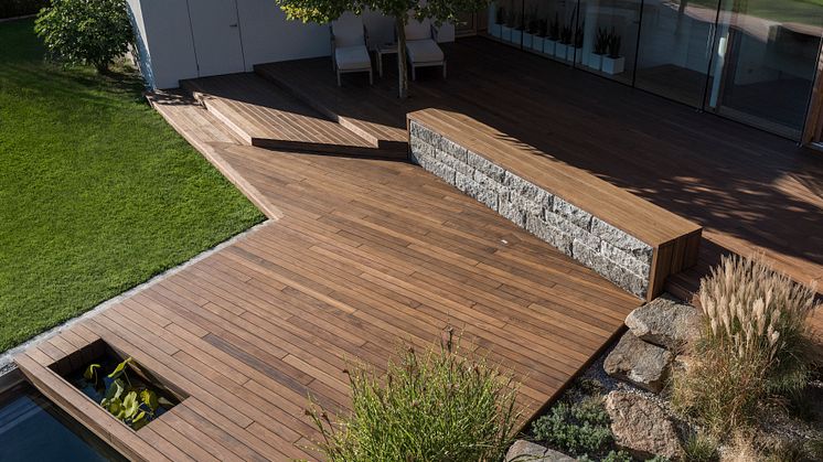 Private Terrasse bei Graz, Foto: Mareiner Holz