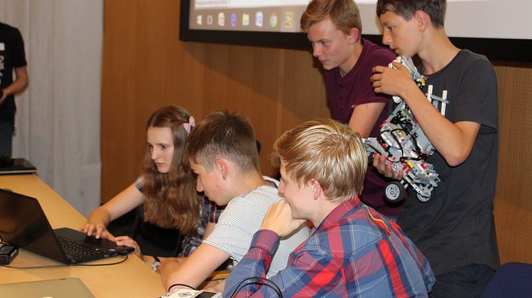 Abschluss der 4. Schüler-Ingenieur-Akademie RoboTool