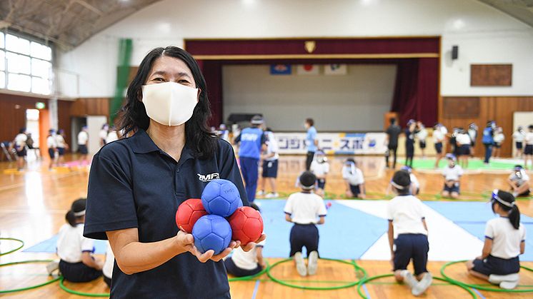 「手づくりボールでもいい。誰とでも、どこでもできるのがボッチャの魅力」と濱北さん