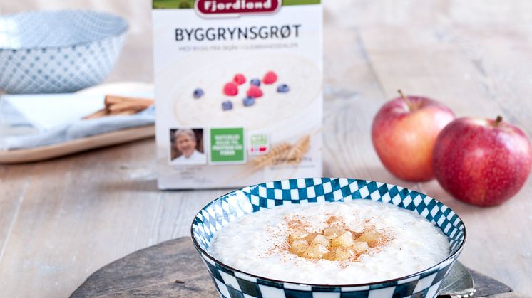 Byggrynsgrøt med eplemos