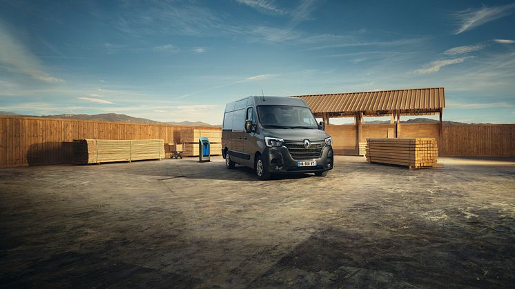 2022 - All-new Master E-Tech Electric