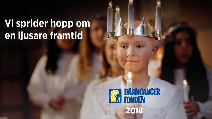 Huvudpersonen i fondens julkampanj är Ebba. Hon drabbades av leukemi när hon var nio år men mår mycket bättre nu tack vare modern barncancerforskning.