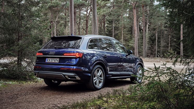 Audi Q7 TFSI e (Navarreblå)