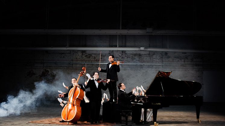 Janoska Ensemble - Copyright Julia Wesely (5).jpg