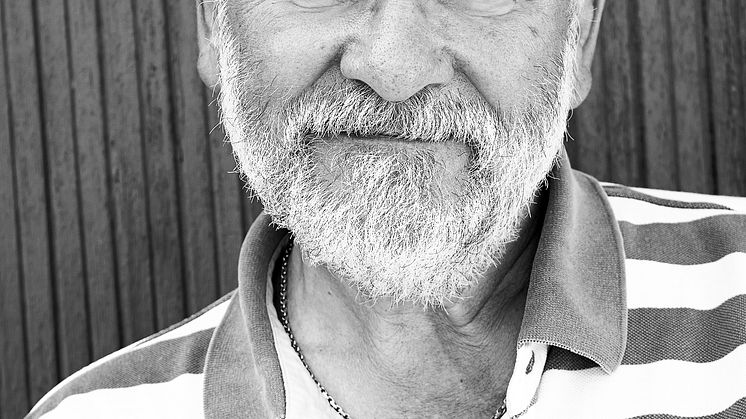 Hasse "Kvinnaböske" Anderssons biografi i ny upplaga