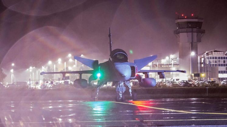 Svensk Jas 39 Gripen i ruskvädret på Rissala flygbas under Ruska 19. Foto: Jesper Sundström/Försvarsmakten