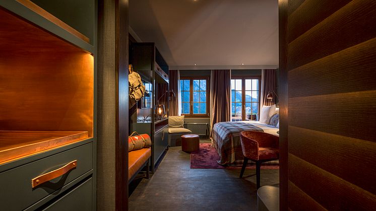 Entré till gästrum på HUUS Hotel, Gstaad, designat av Stylt Trampoli