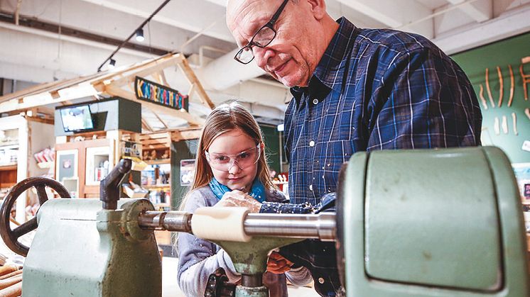 dem Schaudrechsler über die Schulter schauen (Foto: Oskarshausen)