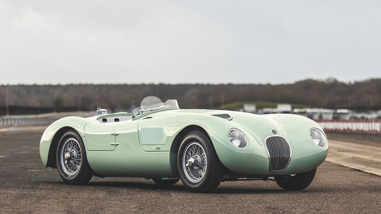 Första produktionen av Jaguar C-TYPE Continuation klar för kundleverans på jubileum 