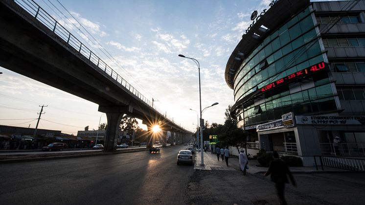 Fyra av fem arbetstillfällen i utvecklingsländer skapas idag i mikro-, små och medelstora företag. Foto från Addis Abeba, Etiopien. Fotograf Michael Tsegaye.