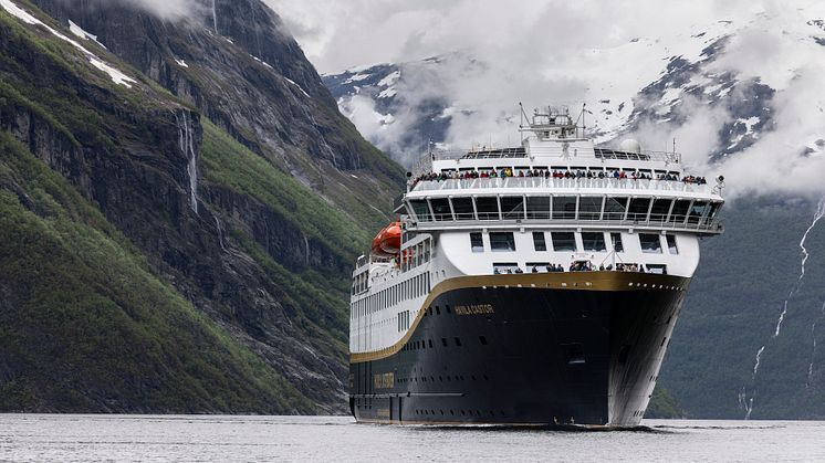 Havila Castor i Geirangerfjorden