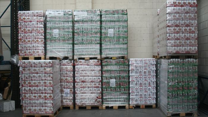 Cack-handed smuggler jailed after  secret stash drops into lap of investigators 