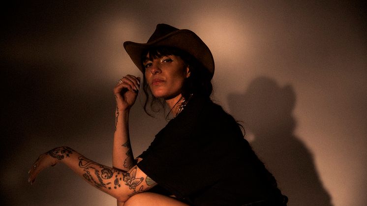 Cleo är en av artisterna som intar Orionteatern under december månads konsertserie, presenterad av Luger och Orionteatern.