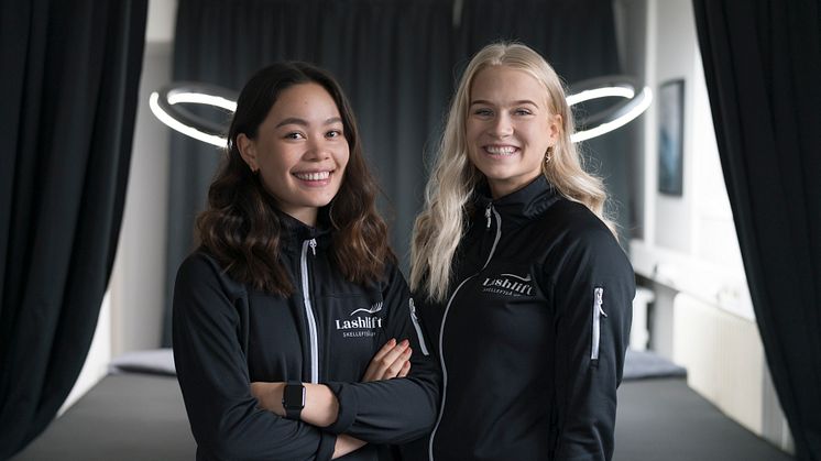 Celina lindgren och Malinda Larsson driver en egen skönhetssalong – Lash Lift Skellefteå