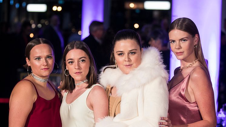 Sangskriver og sanger Jada modtog Kronprinsparrets Kulturelle Stjernedryspris 2019. Her ses hun på rød løber ved ankomsten til prisuddelingen i ODEON i Odense.