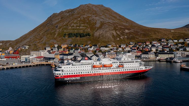 MS Nordnorge i Honningsvåg. Foto: Rune Kongsro / Hurtigruten Norge