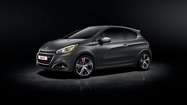 Ny Peugeot 208 klædt i haute couture lak