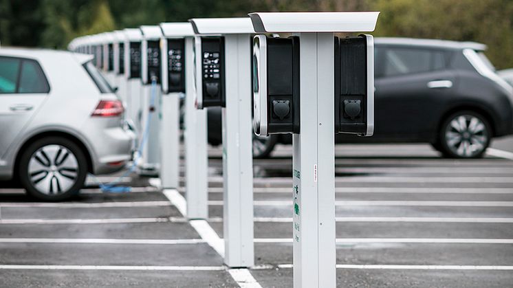 Anläggningsladdning är DEFAs nya erbjudande för bilhandlare och verkstäder.