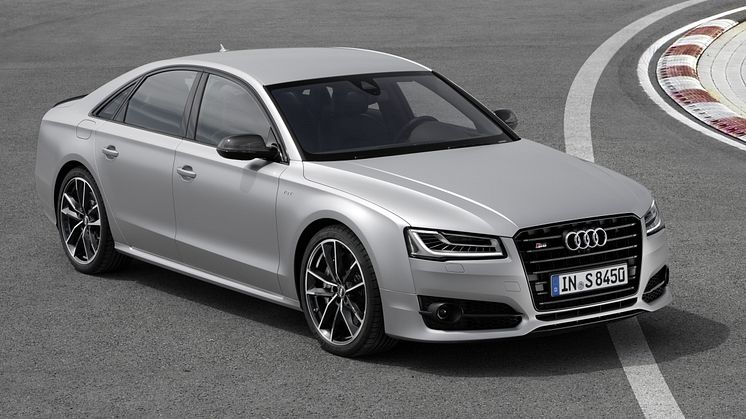Audi S8 plus i Florett Silver matt static front