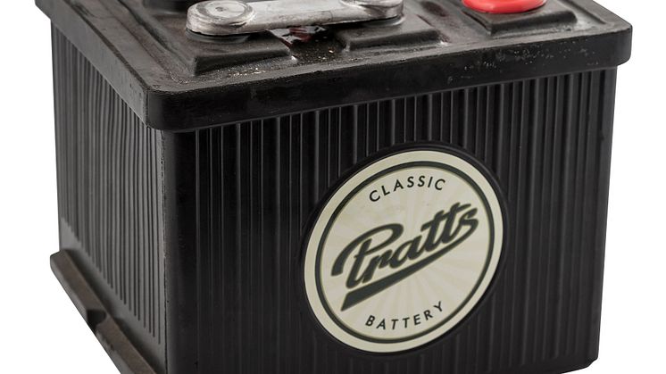 Design som integreras med klassiska bilar från 50- och 60-tal. De nytillverkade bakelitbatterierna är den senaste nyheten från Verktygsbodens Pratts-sortiment. 