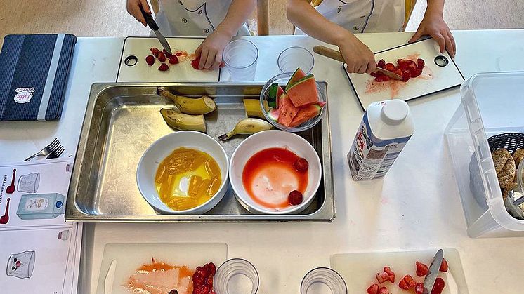 Måltiderna i förskolan och skolan kan användas som ett verktyg för lärande i olika ämnen. Foto: Li Degerman.