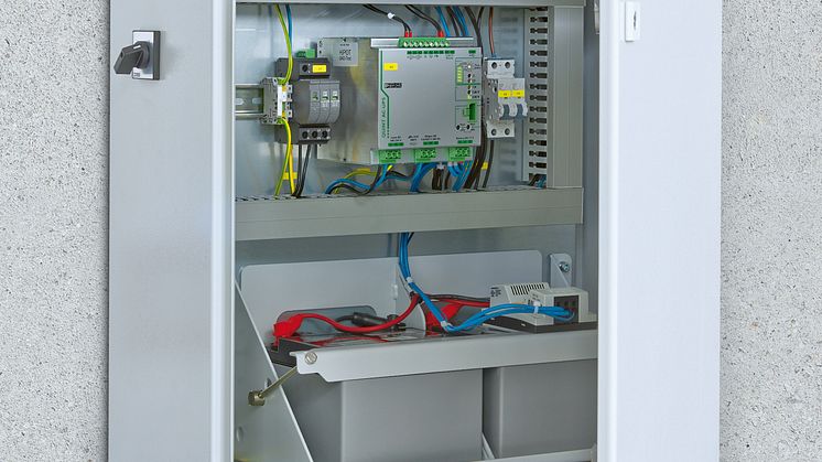 Maintenance-free tower lighting in wind turbine generators