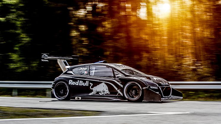 Peugeot 208 T16 PIKES PEAK hvæsser klør med 875 hk