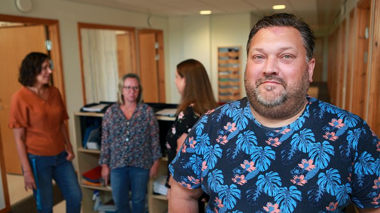 Henrik Fält och hans kollegor på bemanningsenheten råddade ihop vikariebehovet inom sektor Omsorg inför sommaren, mitt under pågående coronapandemi.