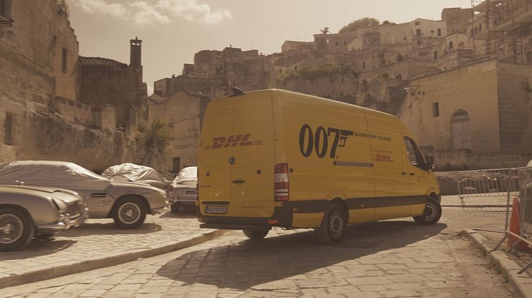 For 5. gang har DHL haft en afgørende rolle bag kulisserne til en ny James Bond-film. Det var logistikfirmaets opgave at sørge for, at filmenhederne altid havde det rigtige udstyr til rådighed på rette tid og sted. 