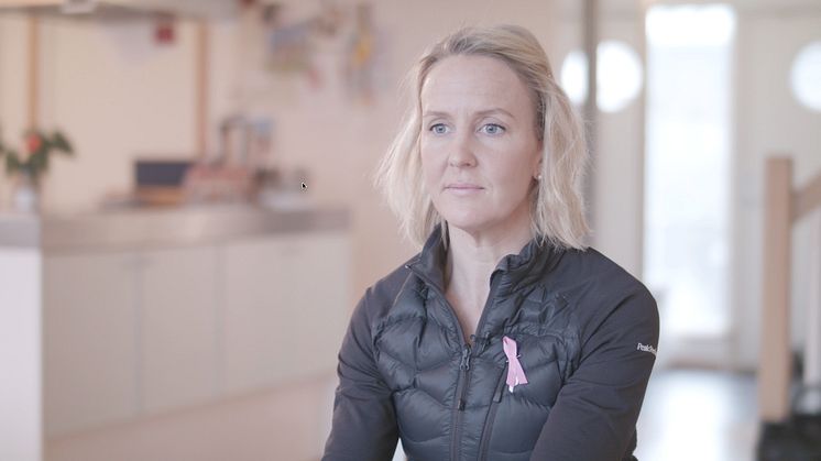 Anna Tell Thurén delar sin berättelse i Bröstcancerförbundets informationskampanj om patienträttigheter.