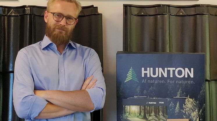 Michael Møller, der er salgstrainee i Bygma Helsingør, aflagde fagprøve om Hunton Nativo® Træfiberisolering  