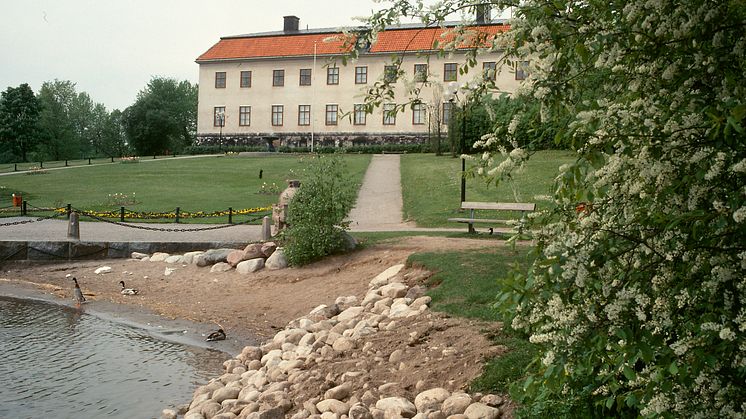Edsbergs slott vid Edsviken i Sollentuna en av alla platser som nu finns i appen Upptäck historien. Foto: Alf Nordström