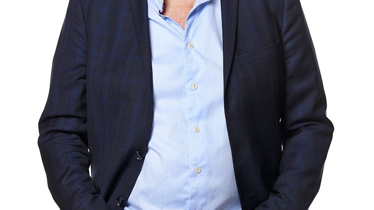 Lennie Norman gästar 18 orter med uppgraderade succéshowen "Gubbvarning Live 2.0" våren 2023!