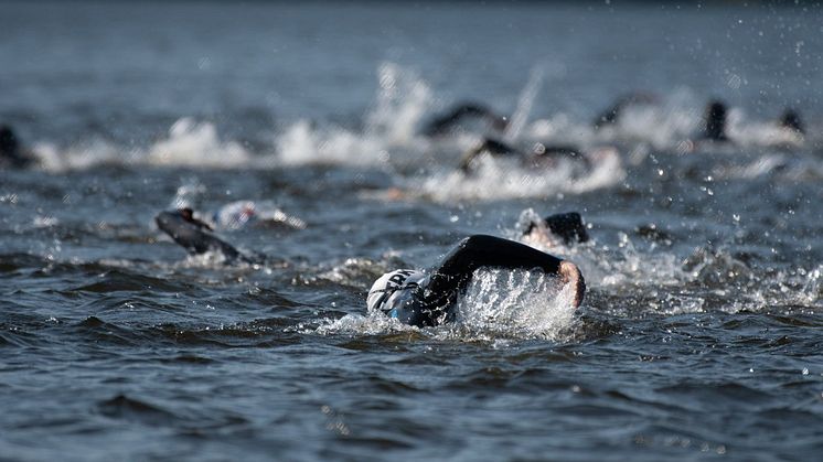 På lördag väntar 1,9 km simning, 90 km cykling och 21,1 km löpning deltagarna i Ironman 70.3 Jönköping 